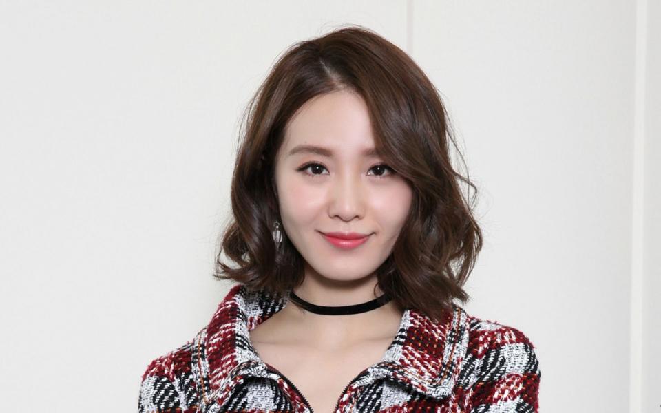 刘诗诗:笑容甜美,简单又显气质!