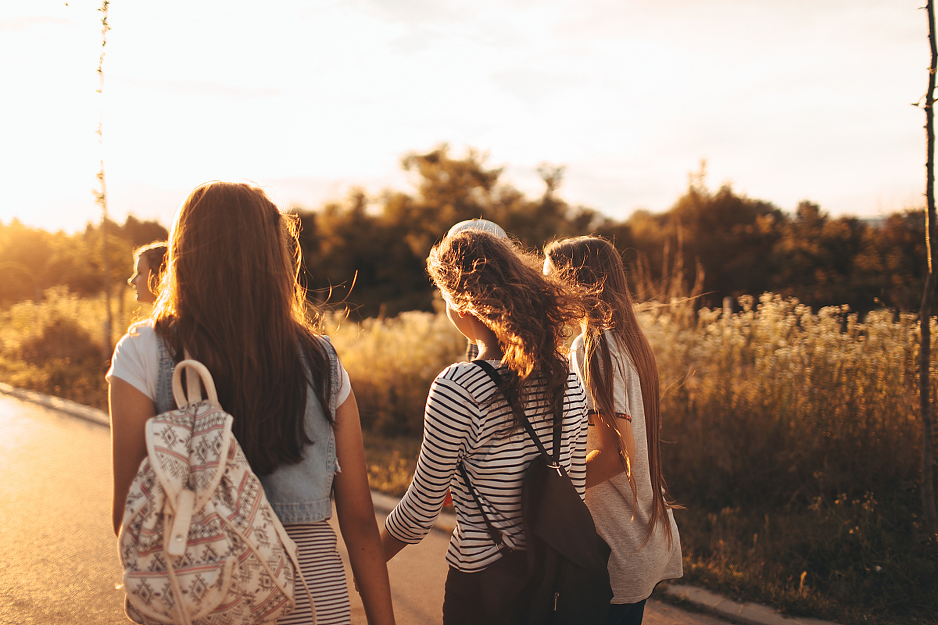 友情是一种珍贵的情感,它给我们带来温暖,信任和欢乐.