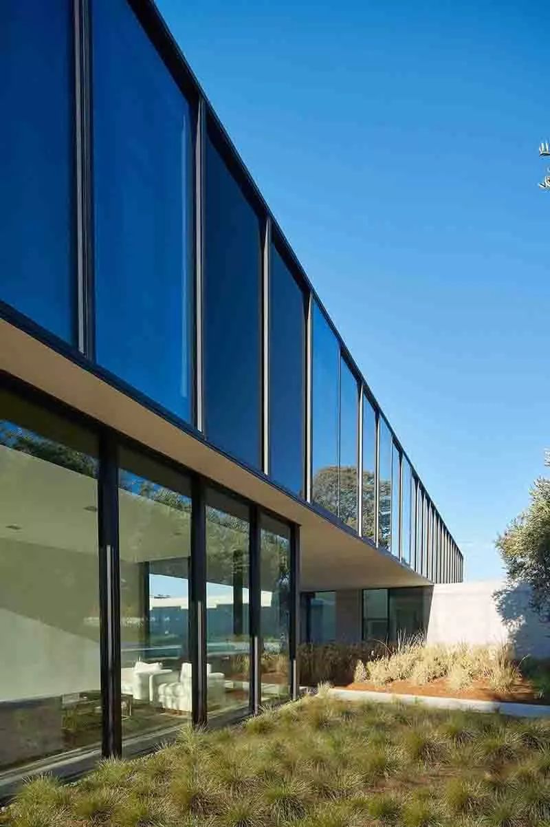 玻璃混凝土现代简约别墅设计