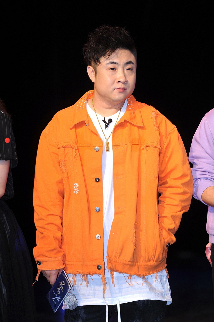 导演夏铭泽,阎凯,制片人邢原源到场,参与影片映后交流活动.