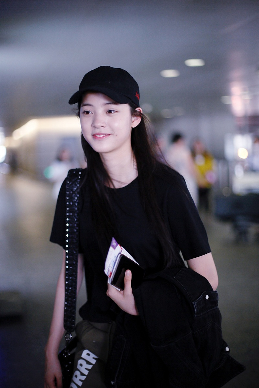 今天台媒曝欧阳妮妮和张书豪计划于明年春天结婚,双方家长已经对