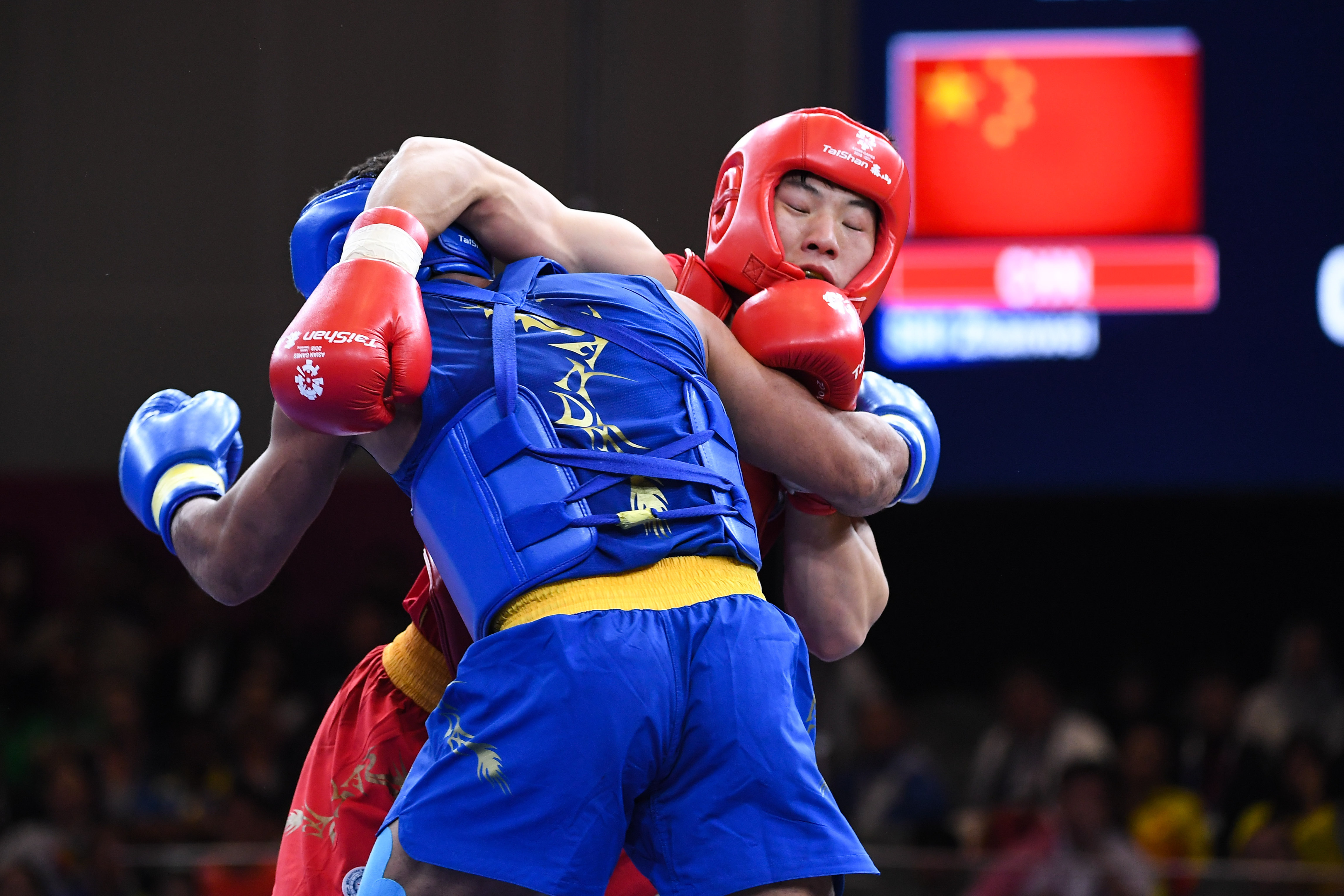 武术——男子散打70公斤以下级:师战卫获得亚军(8)