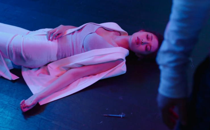 赵泰那么狂妄,为何不敢接罗倩的电话?因为罗倩对赵泰有这个作用