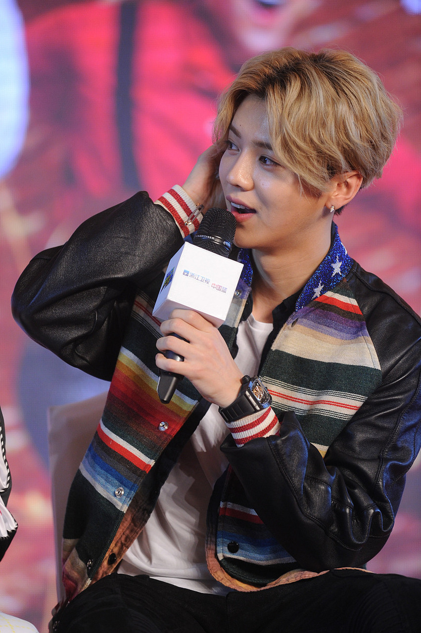 鹿晗催婚也没有用,毕竟关晓彤觉得自己年纪不大,28岁以后才会考虑结婚