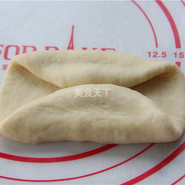 鲜奶雪露,奶香浓郁,冰凉凉的夹馅入口即化,总是让人念念不忘!