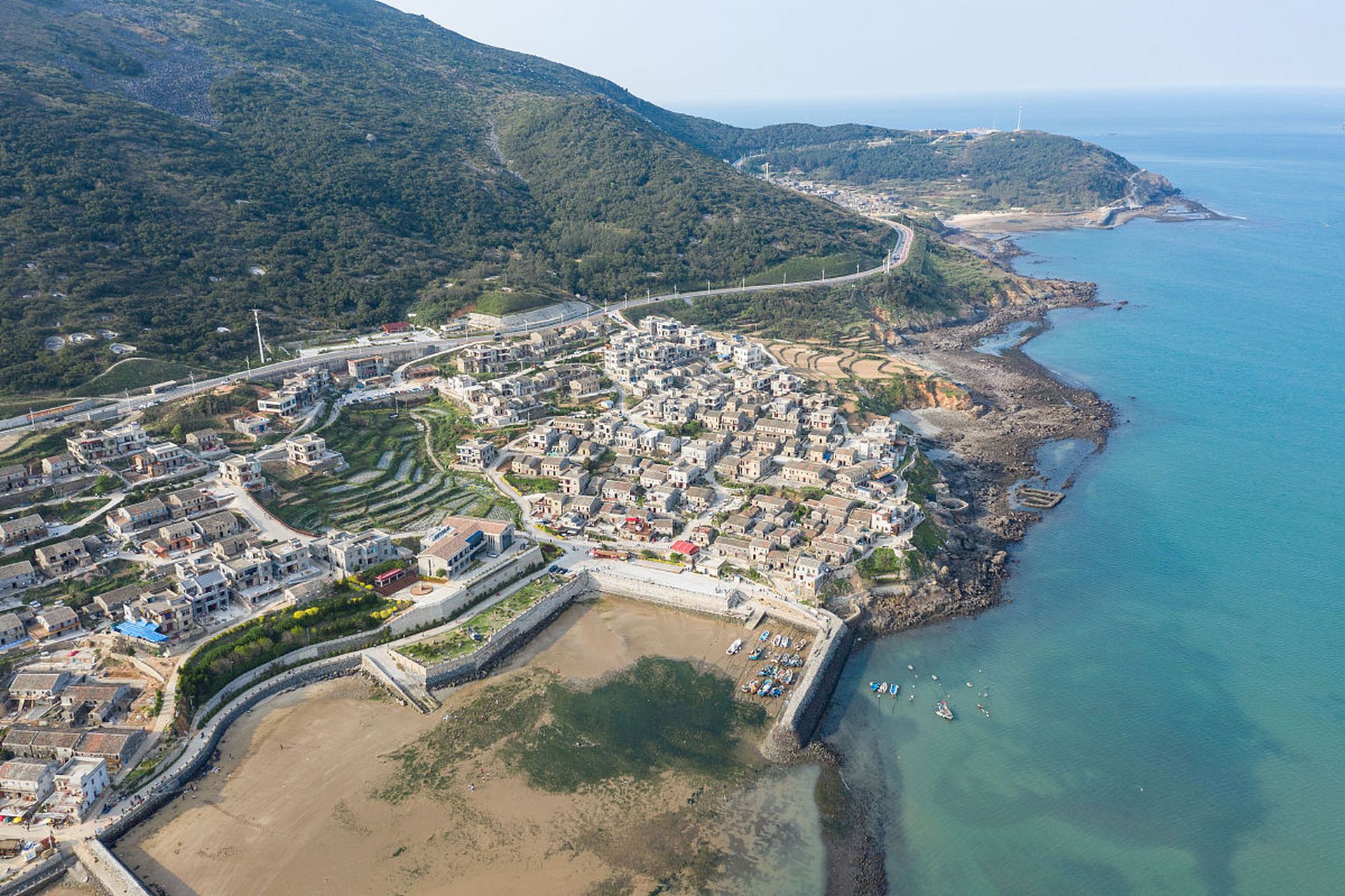 福建平潭岛北港村,位于君山风景名胜区插云峰脚下,面朝大海,享有原