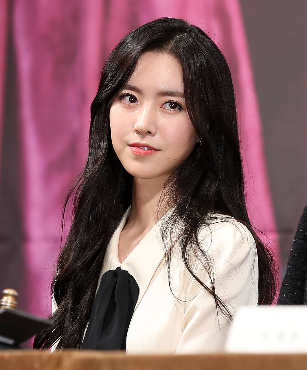 三线艺人他们的收入是大概什么水平?