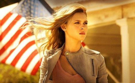 迈克尔贝:《大黄蜂》我不导了,但女主我还是要年轻腿长的!