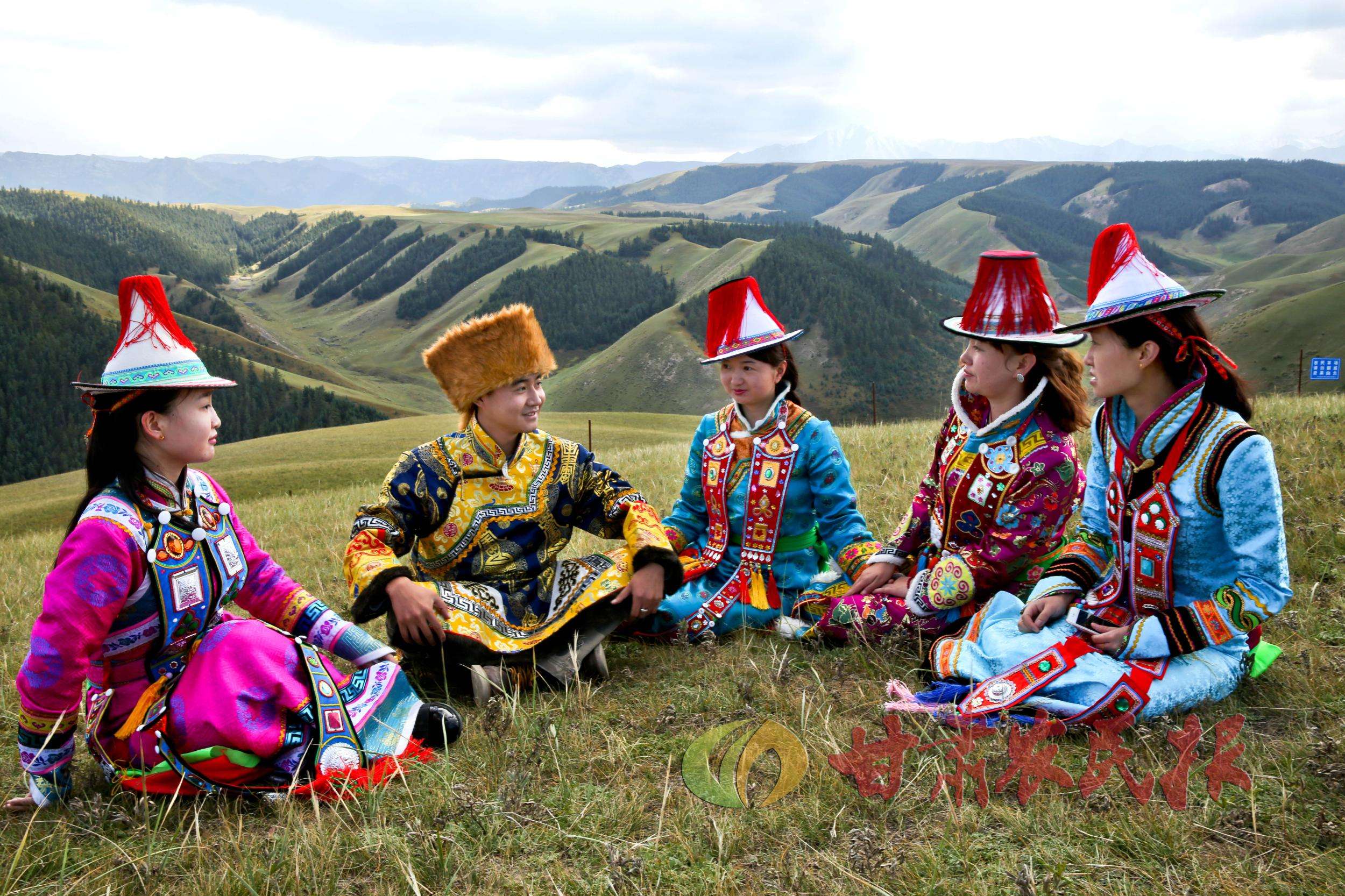 揭秘裕固族真实生活照,图3是赛马结束后场景,图6是特色手工刺绣