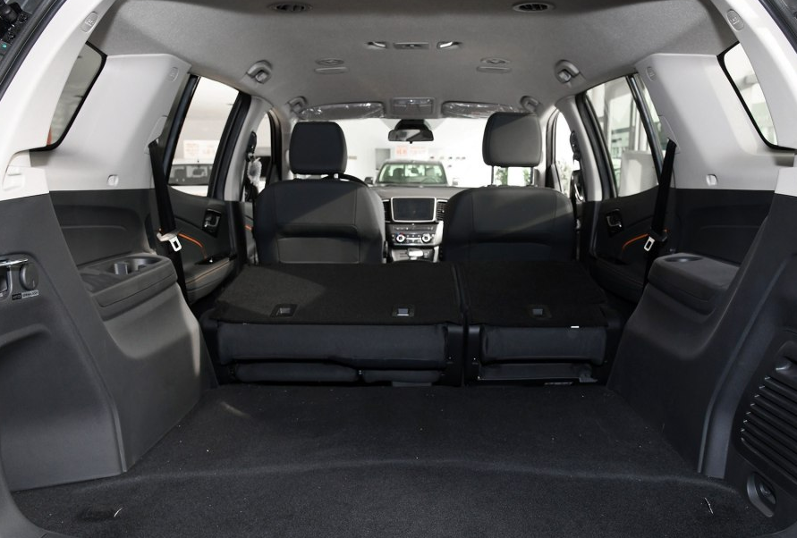 mu-x牧游侠,整体设计比例非常协调,给人一种豪华感