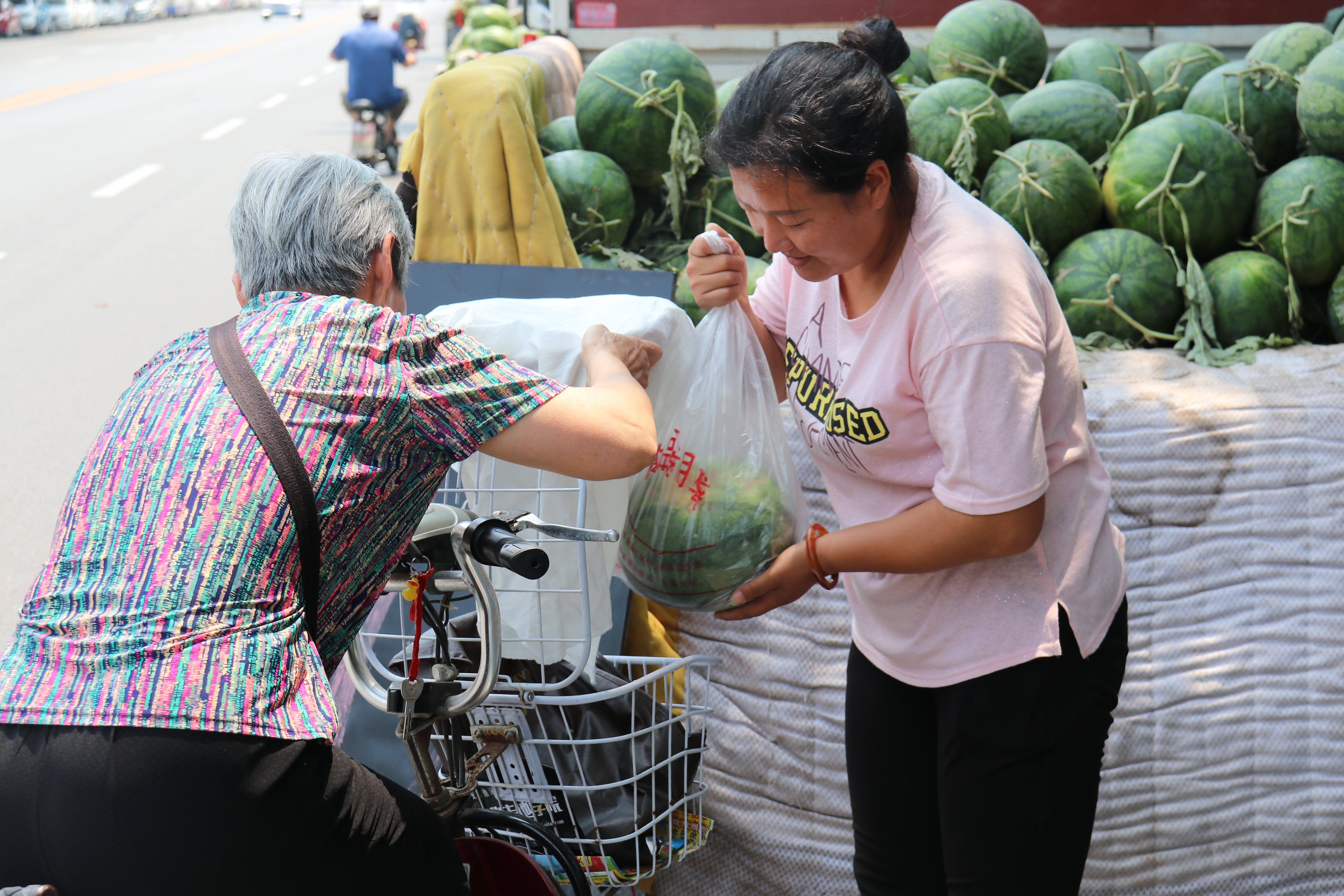今夏"西瓜地图",济宁高新区这4个地买西瓜方便