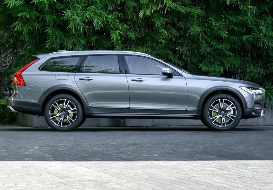 沃尔沃v90 cross country t5四驱智尊版,造型很新颖,大气上档次