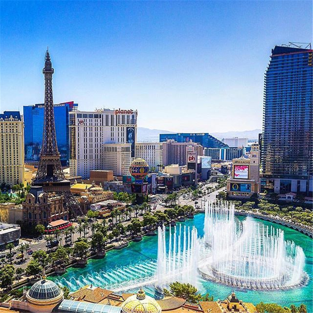 拉斯维加斯大道汇集了大批世界级的酒店,赌场,度假村.