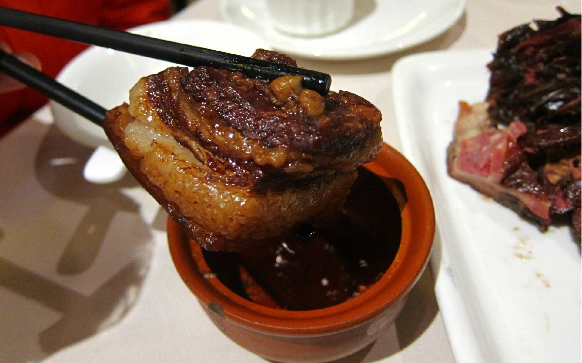 名字比菜吸引人的美食,首选"东坡肉"