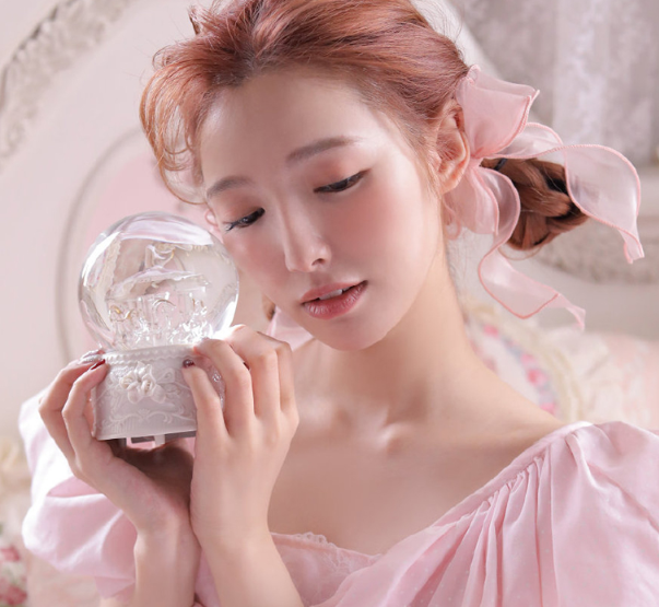 甜美少女,粉色长裙公主风写真图片,唯美浪漫