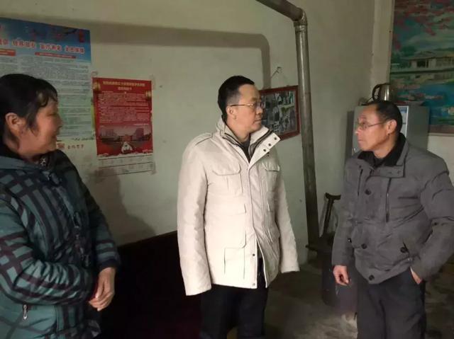 浉河区区委书记翟晓宾督导调研脱贫攻坚工作