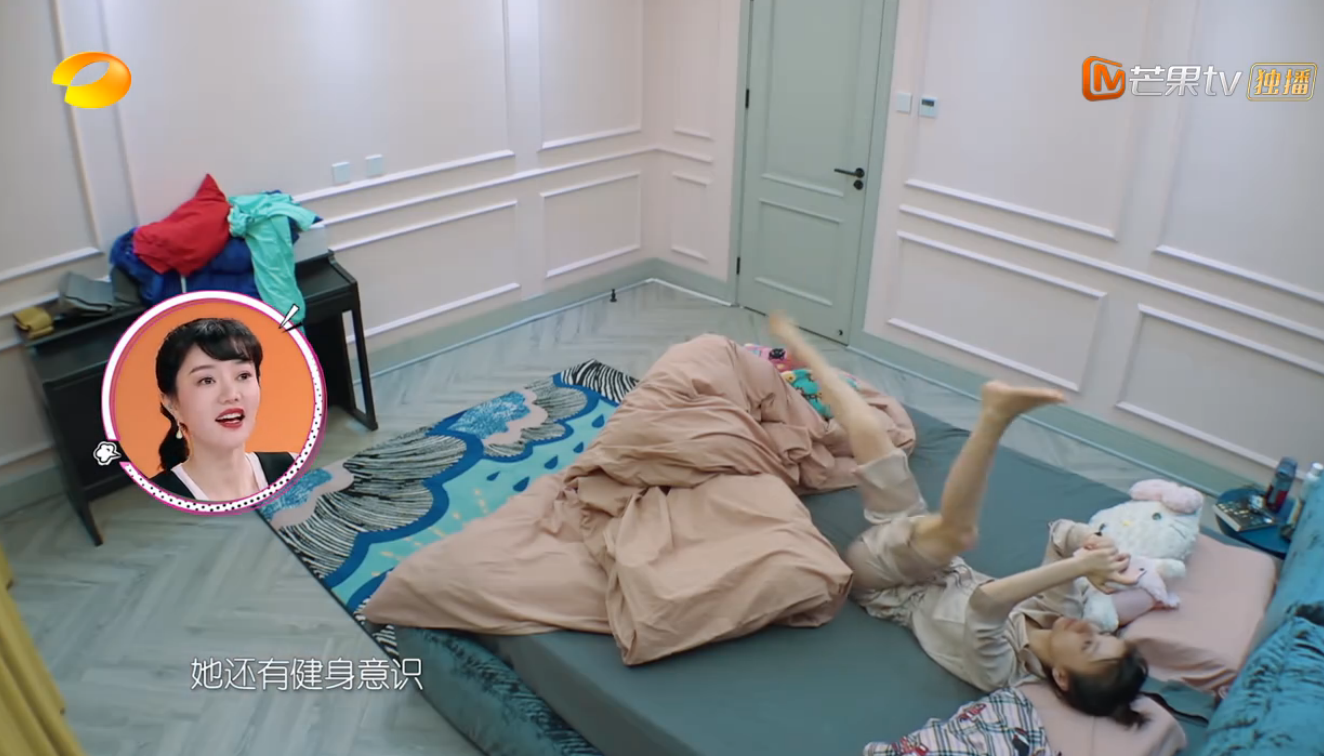 吴昕衣帽间曝光,有谁注意到这个细节?网友:不愧是小富婆!