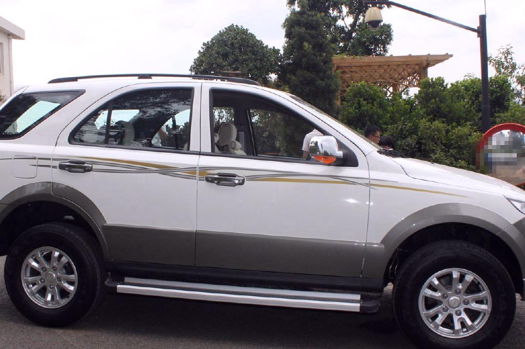 金杯s50外观我认为很好,开在路上有信心,大气 厚重 还带点运动 很好看