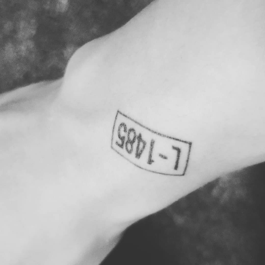 是陷入皮肤中的存在啊,灿烈发ins祝爱丽四岁生日快乐!