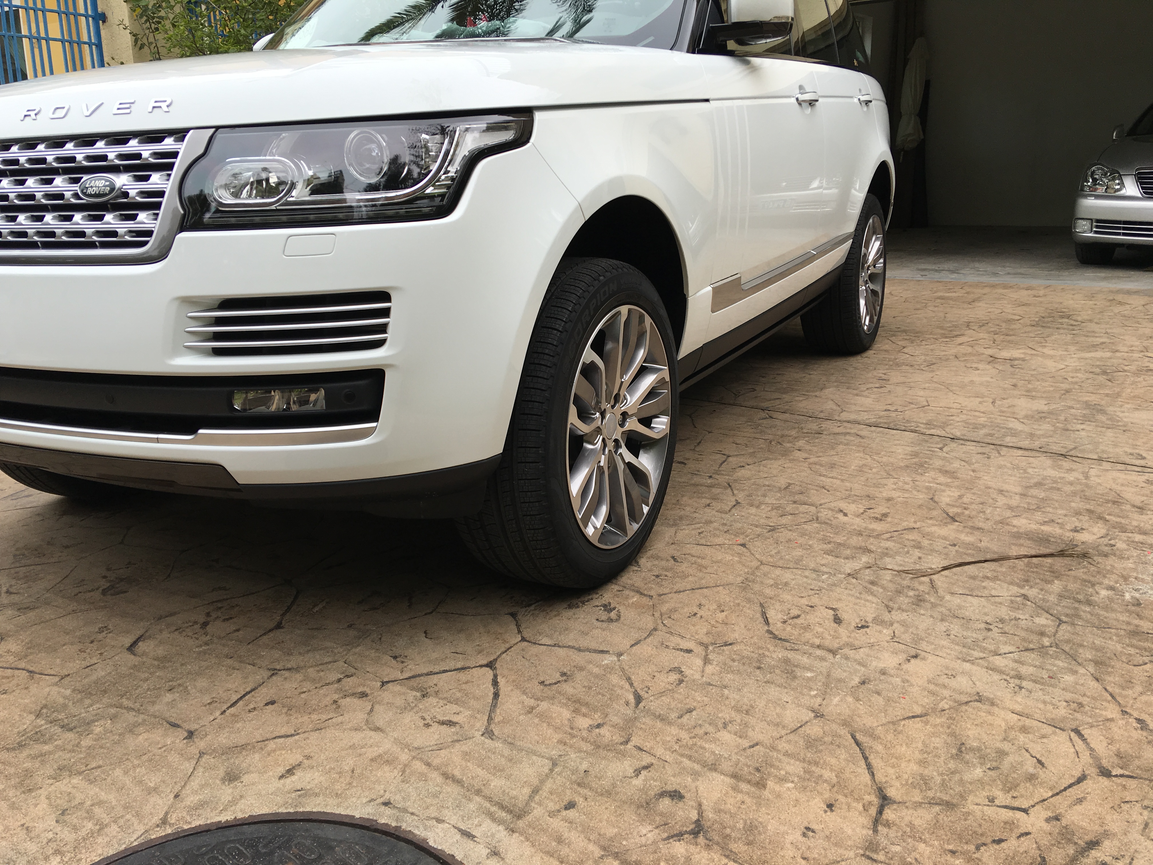 路虎揽胜电动脚踏板 揽胜隐形自动收缩侧踏板 豪车必备舒适上下车