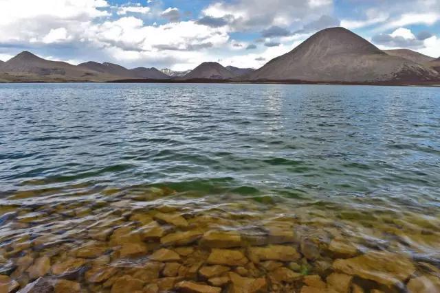 雅砻河 雅砻河位于西藏山南地区南部,面积920万平方米,为西藏境内的