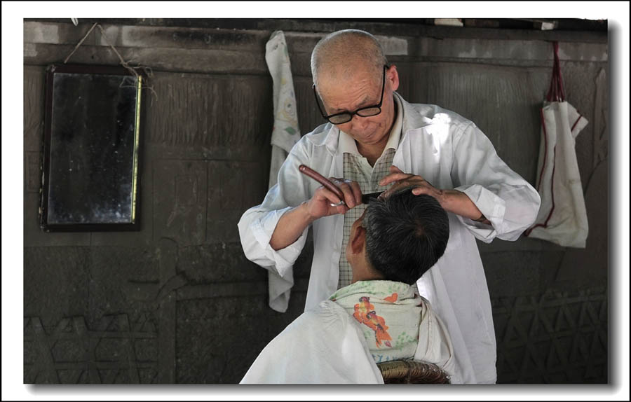 少年时是个剃头匠