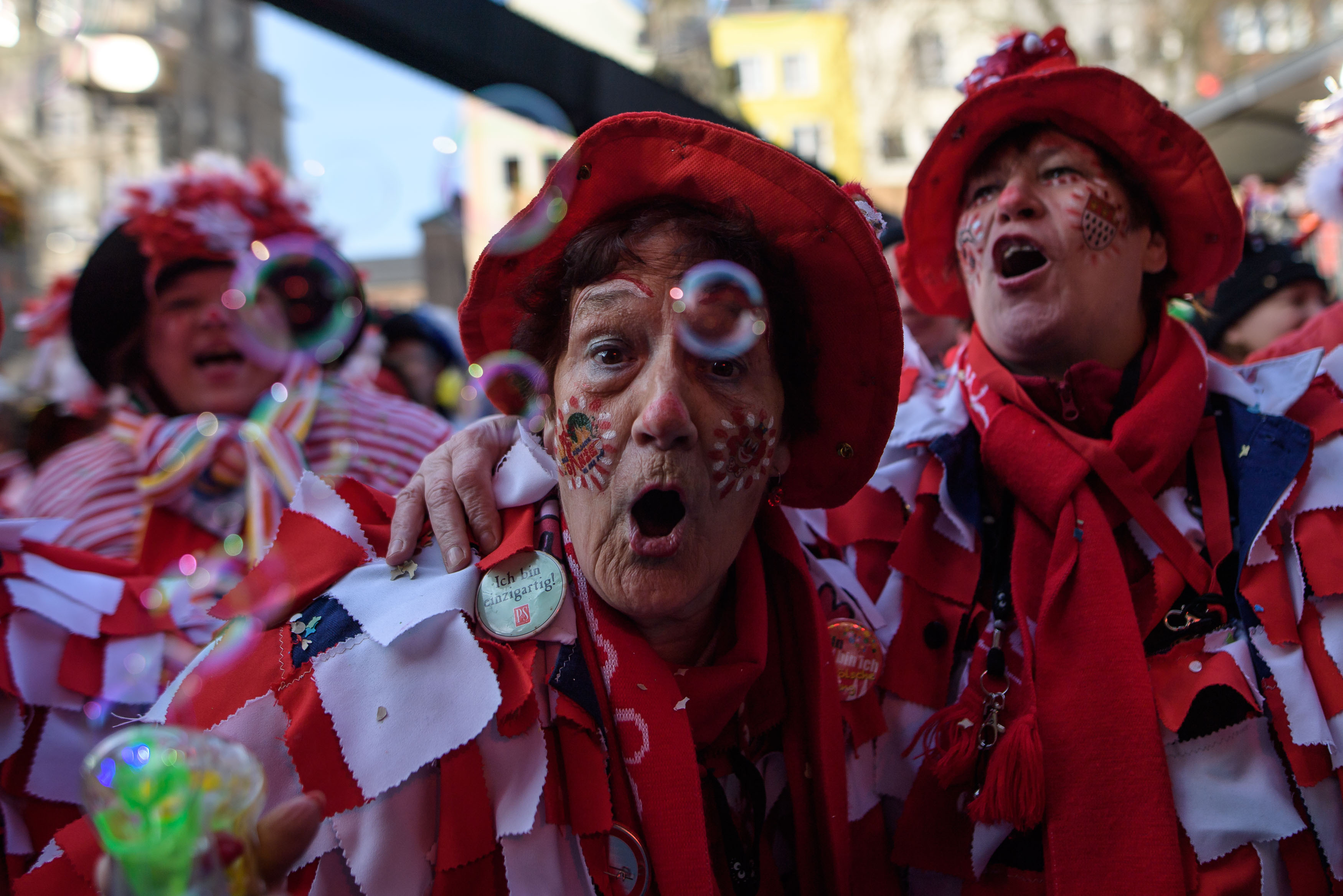 [12](外代二线)科隆狂欢节街头狂欢活动拉开帷幕