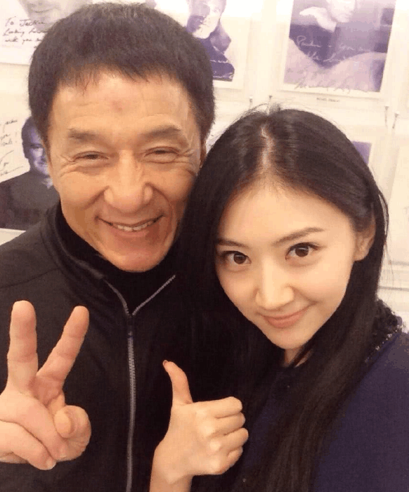 王思聪首度公开景甜神秘背景,成龙都要叫嫂子