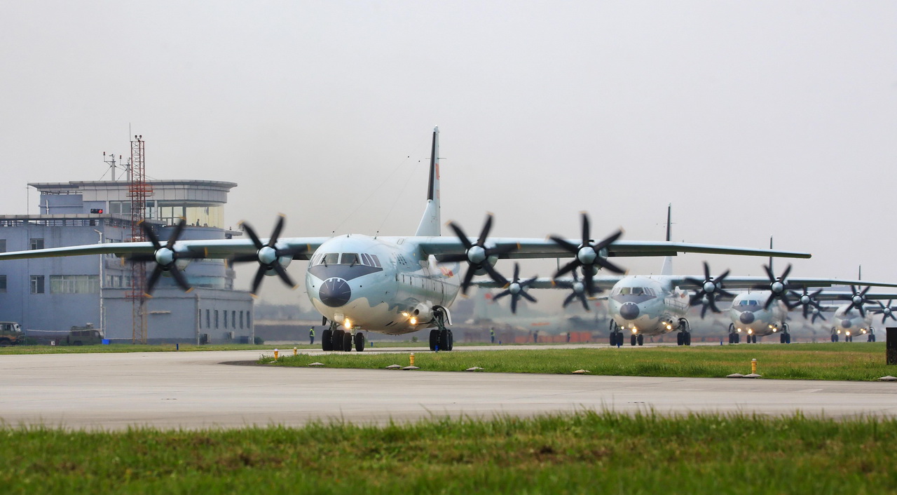 空军的秀场--大象漫步