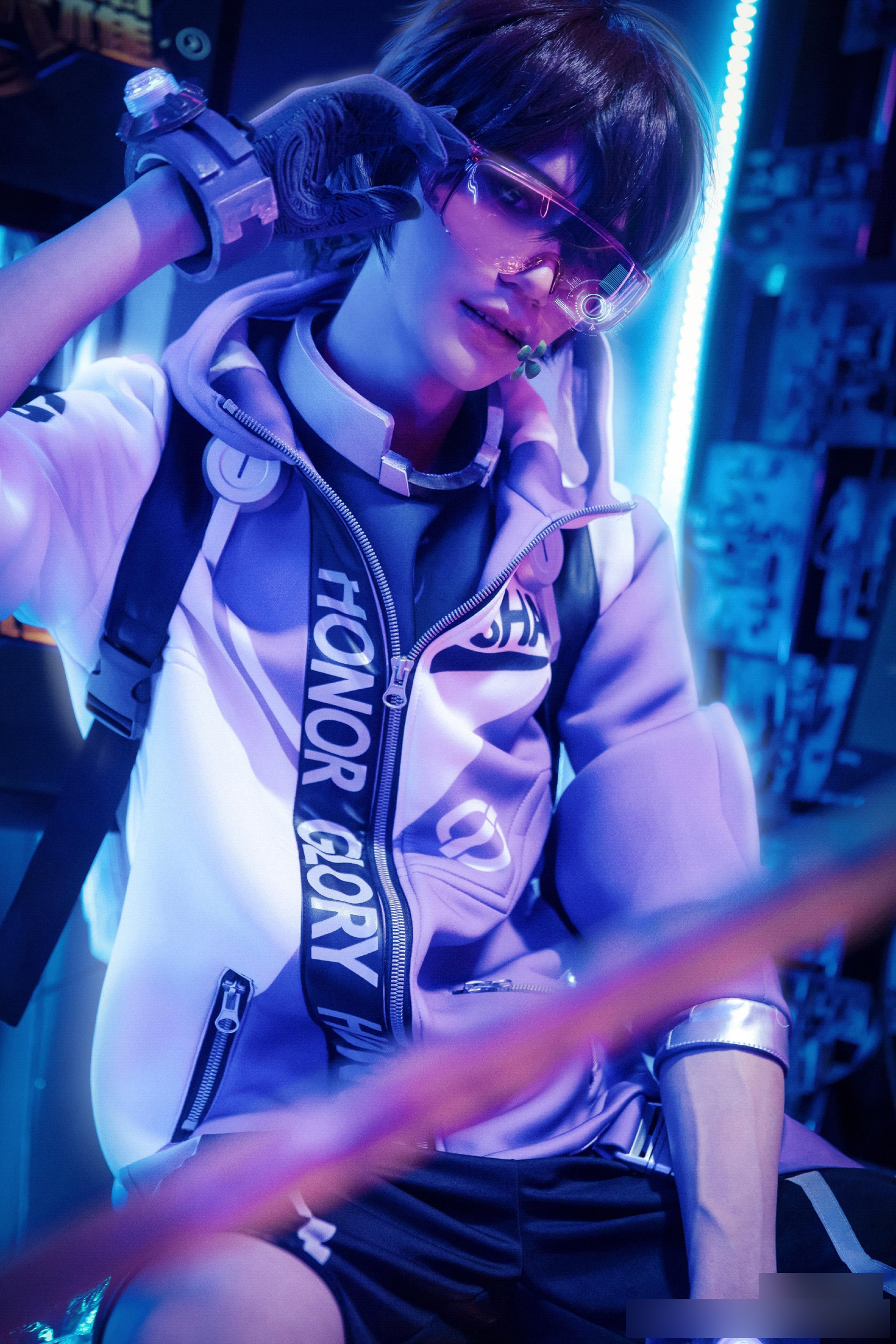 帅气小哥cos王者荣耀角色李白!画面动感造型还原质量相当不错!