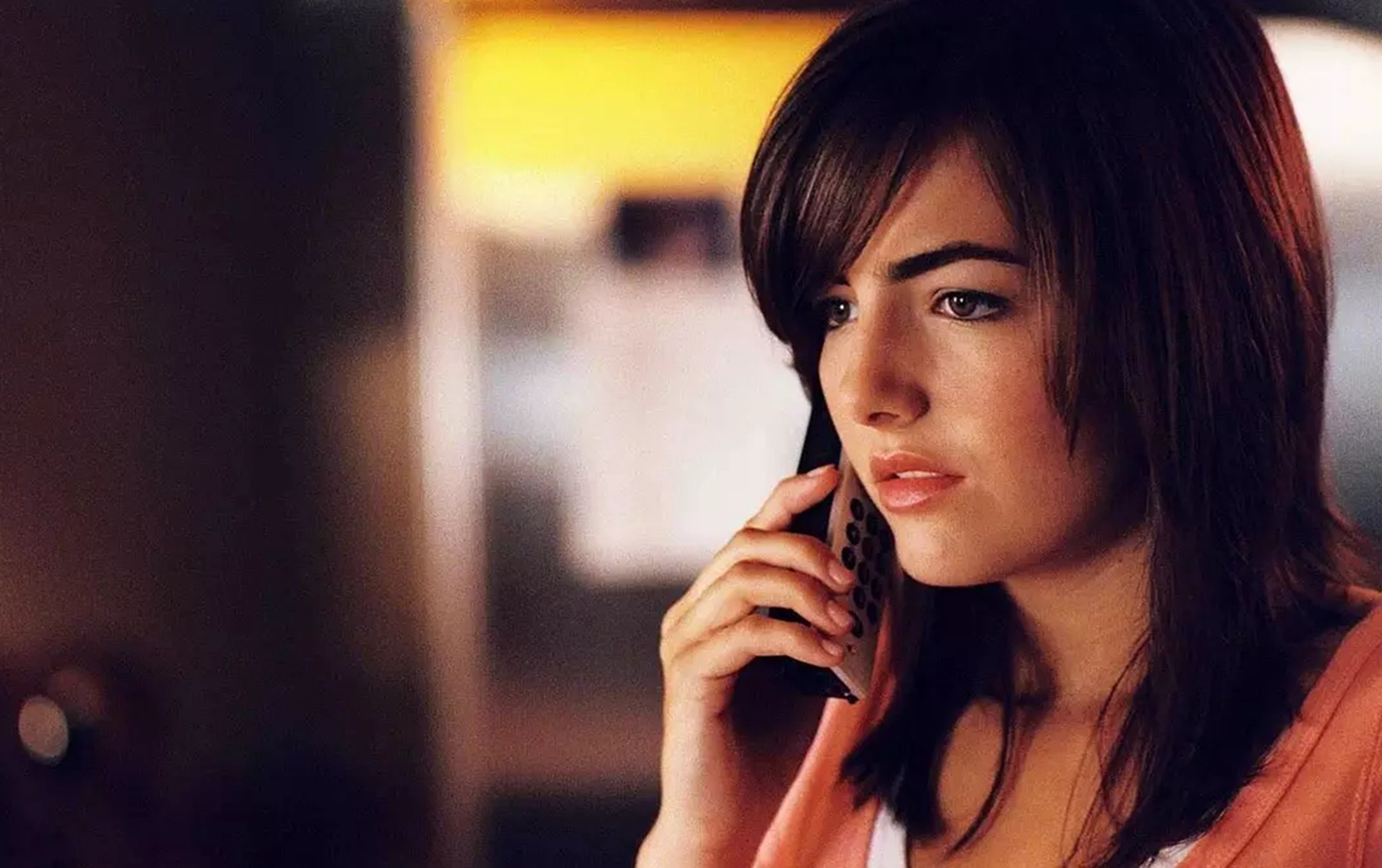 《来电惊魂》,主要讲述了在人迹罕至的遥远的别墅里,高中生吉尔在电话