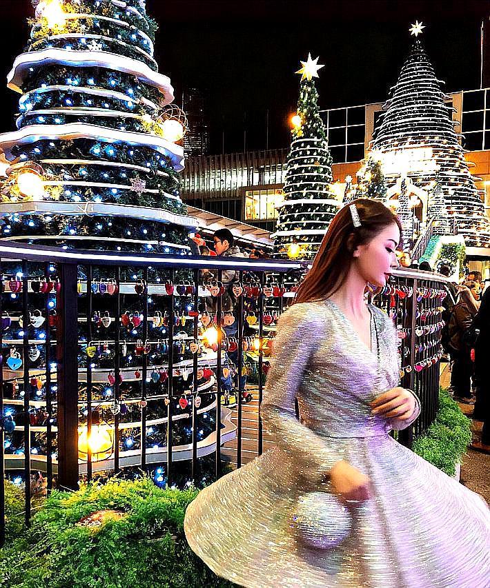 网红模特王盈经常在网上晒出自己在各个地方游玩的照片,照片场景多