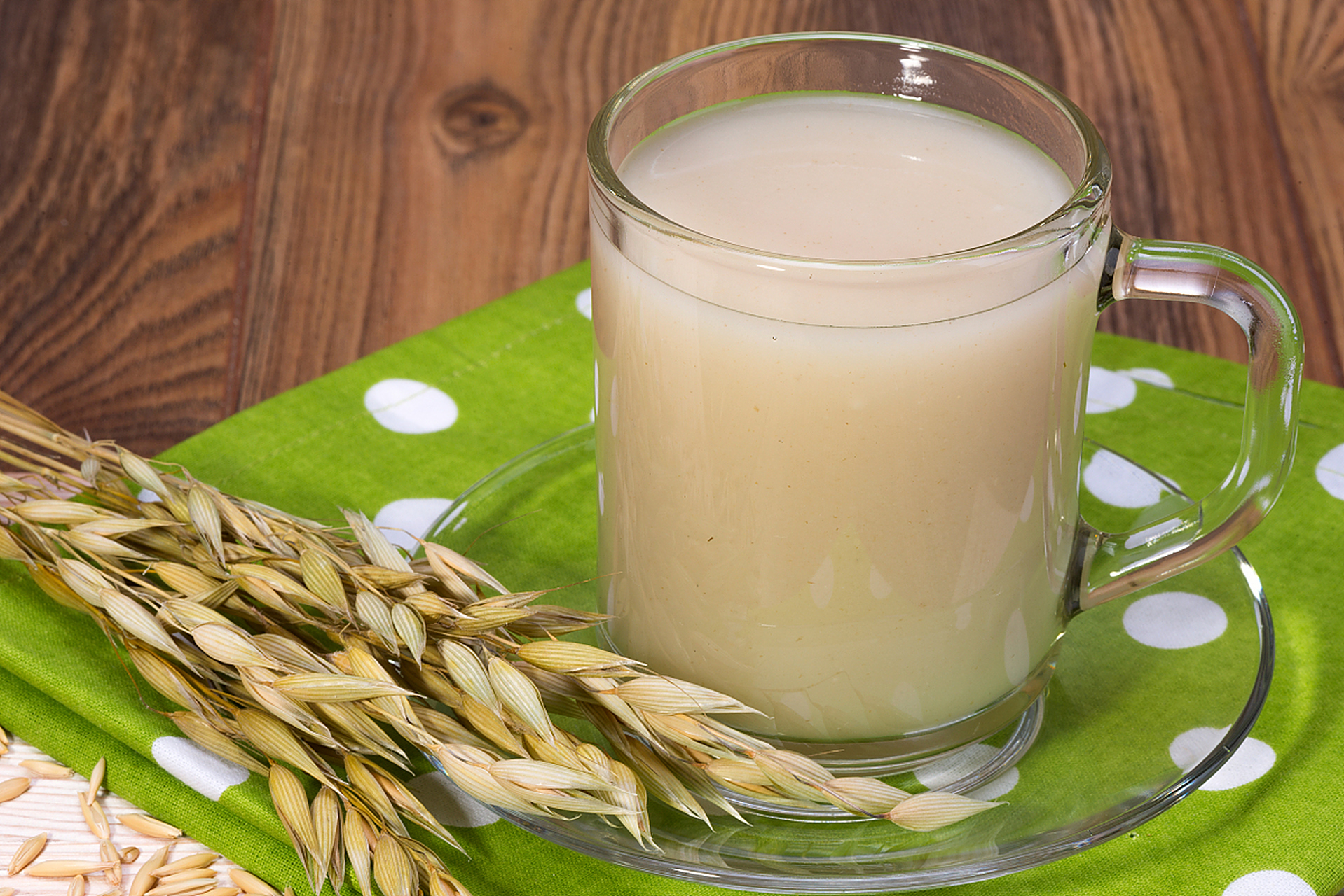 关注健康养生# 浮小麦饮,这一中医药膳名出自元代名医朱震亨的《卫生