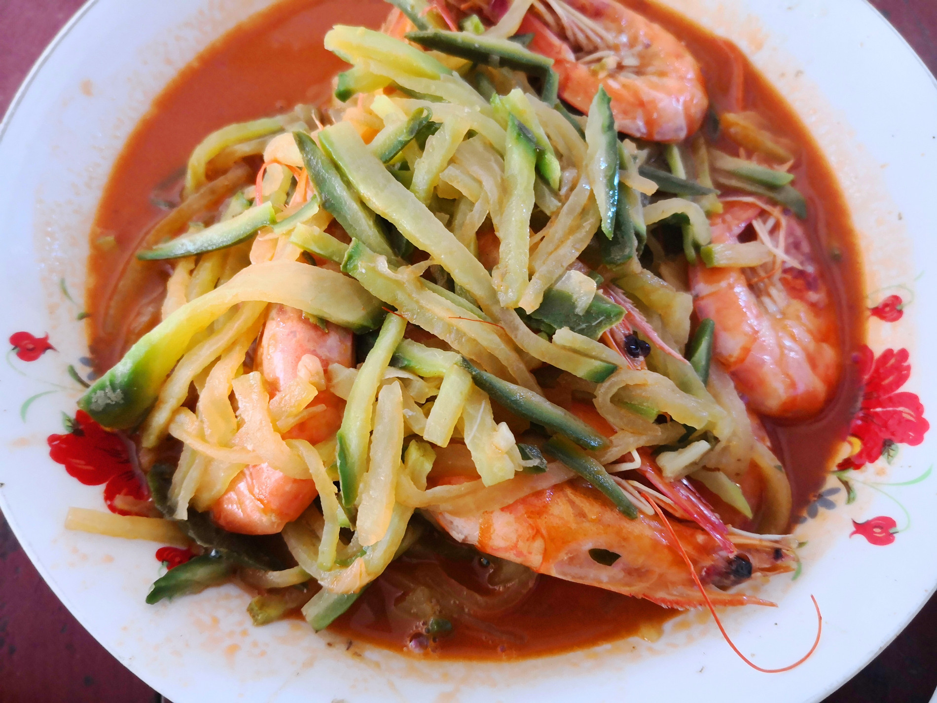 冬季在烟台农村吃的一顿家常美食,荤素搭配挺有特色