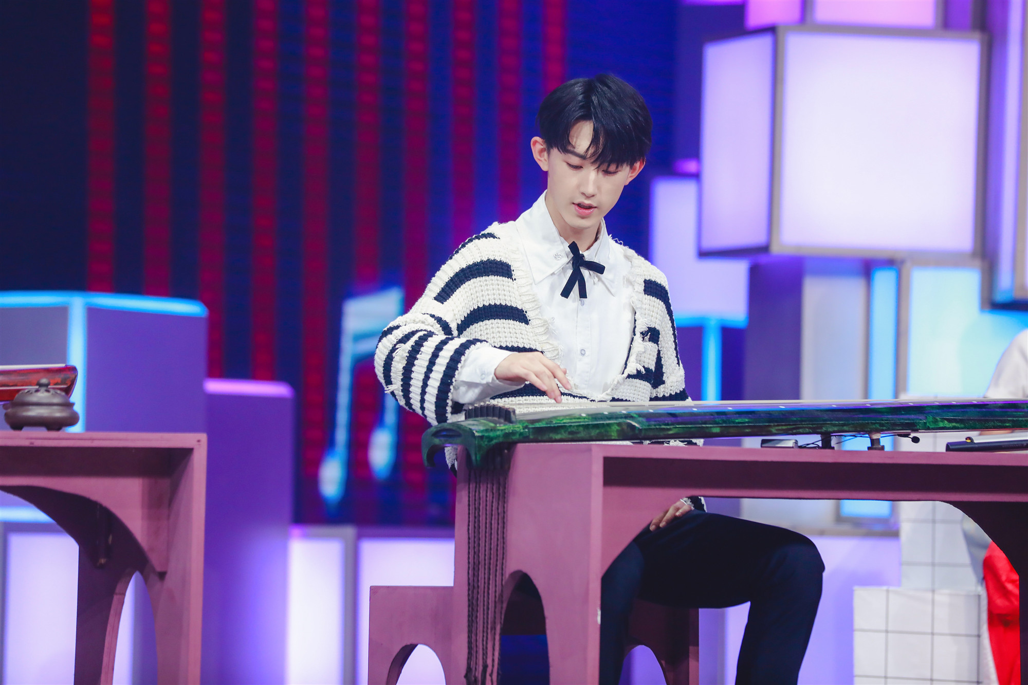 郭俊辰再登《快乐大本营》献诗"九妹"引爆全场