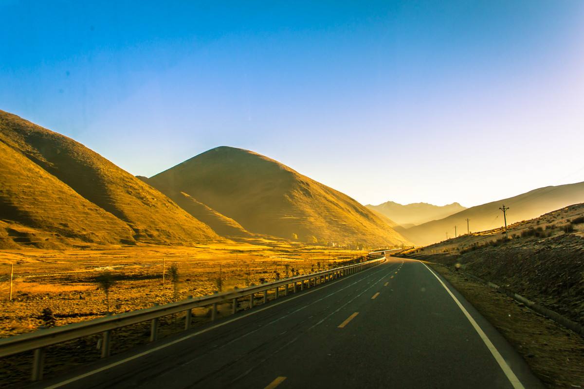 四川川西旅游之新都桥摄影天堂光与影重叠造就的美丽恍若童话仙境