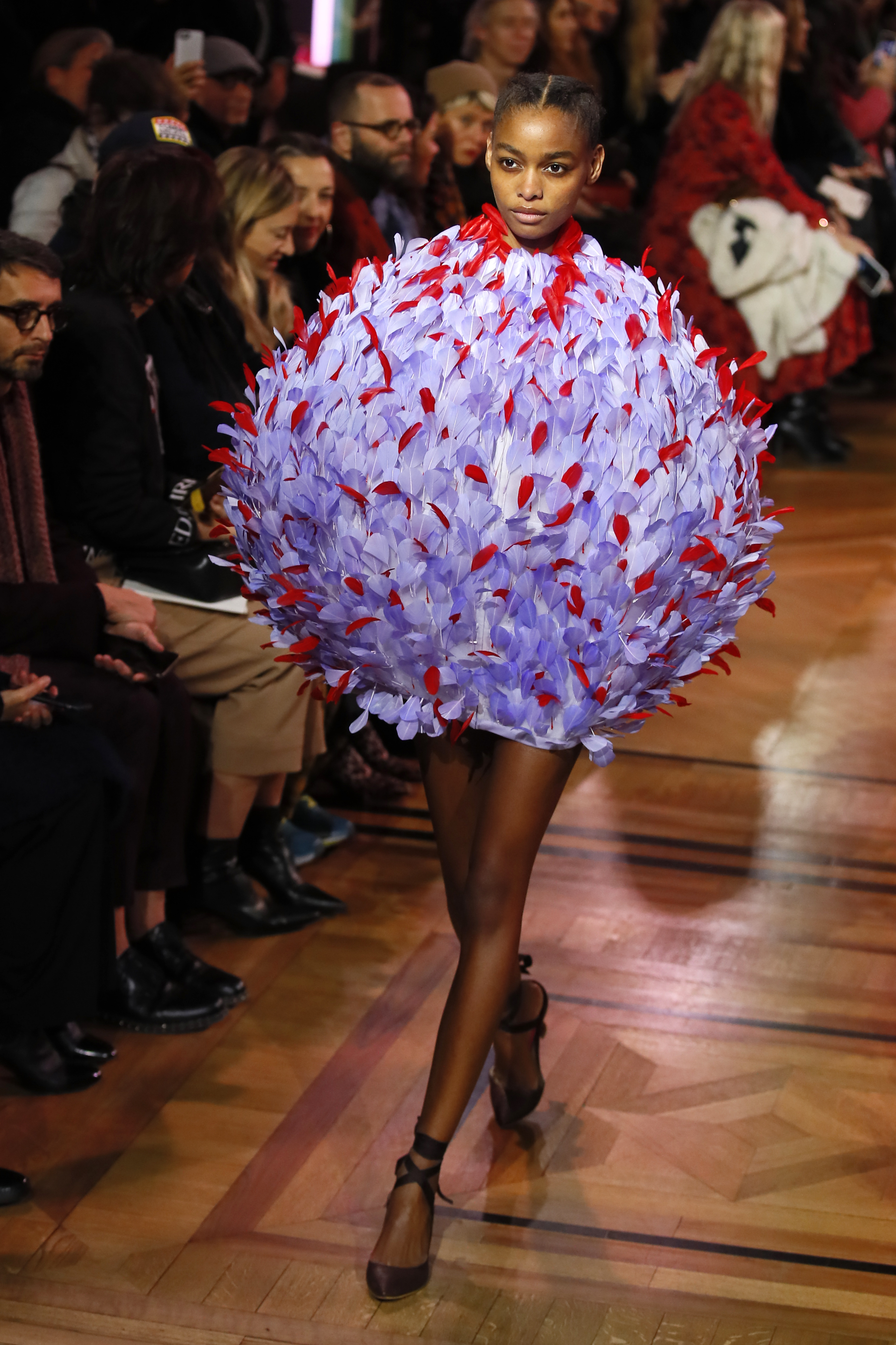 夏帕瑞丽品牌巴黎时装秀