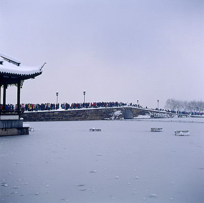 西湖十景之四:断桥残雪,这样的景色真的是太好看了