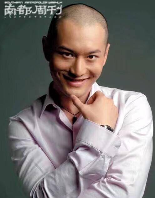 黄晓明植发方案(黄晓明植发花了多少钱)