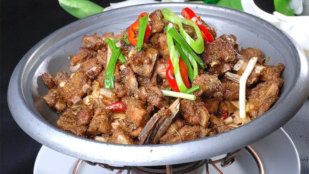 天冷吃干锅羊肉,香辣可口,软烂入味,香味扑鼻,暖胃又下饭!