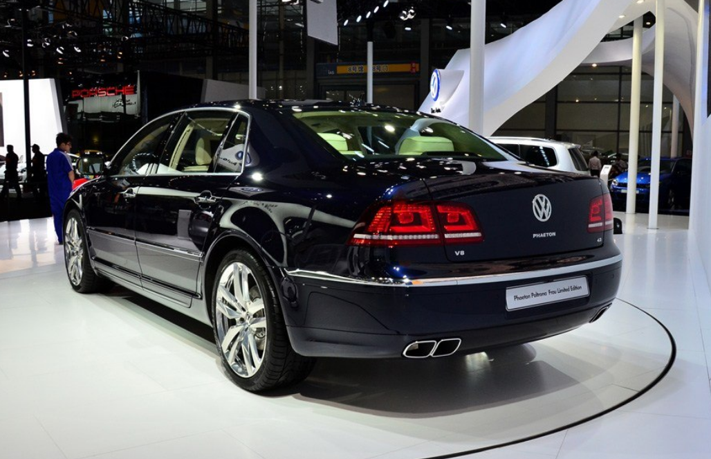 走进大众辉腾的精致外观