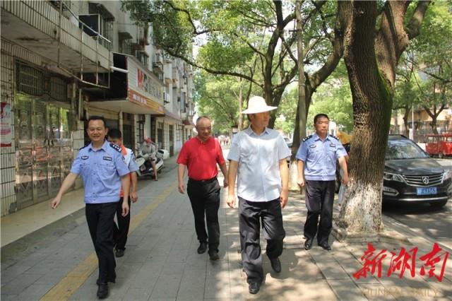 付学文到民中路督导文明创建工作