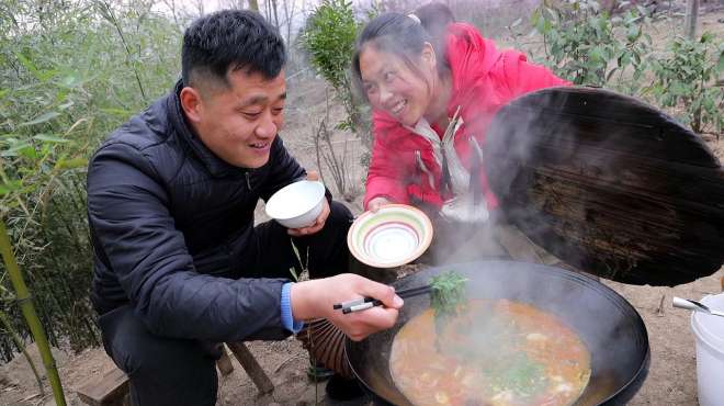 [图]胖妹3斤黑鱼炖一锅，汤汁最诱人，老公算解馋了，1鱼3吃真过瘾