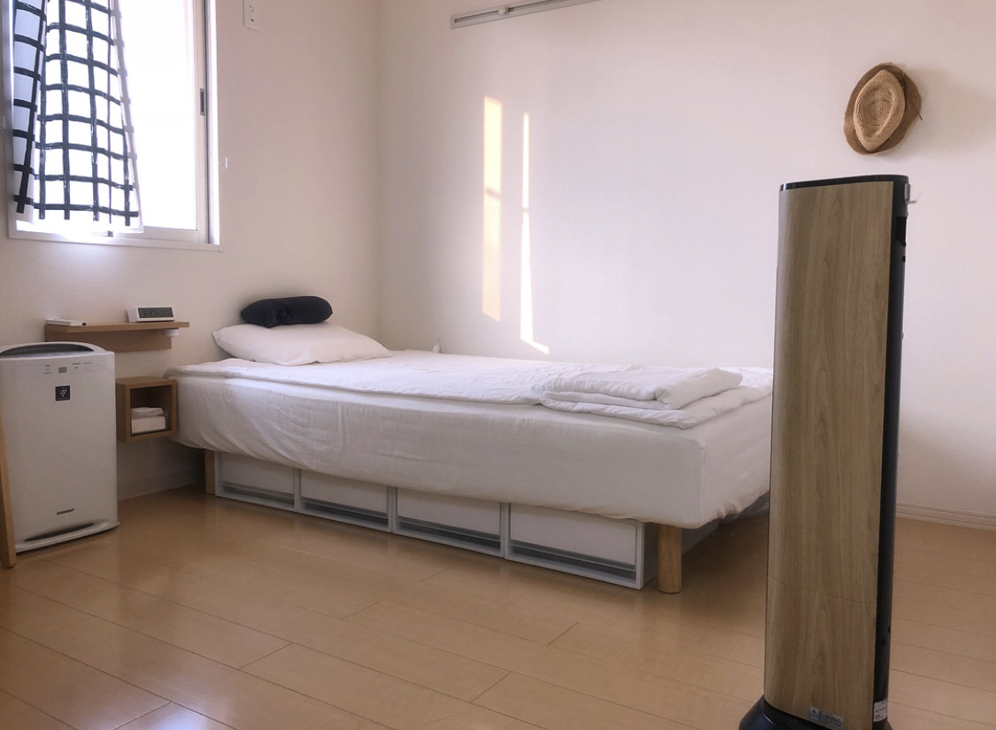 31平日本小公寓,28岁单身女孩在一个自己的房间里,朝朝暮暮