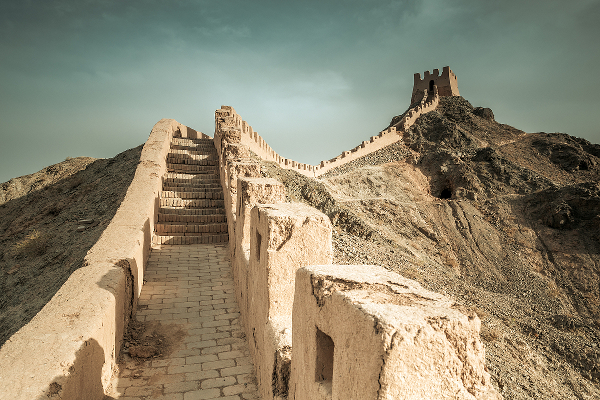 府谷老城 府谷老城位于黄河边,始建于五代时期,现存主要建筑为明朝初