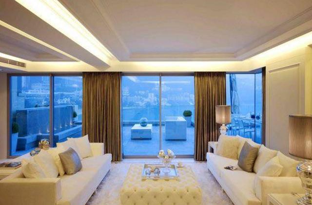 参观赵薇在香港的豪宅,每个窗户都带一线江景,简直是寸土寸金