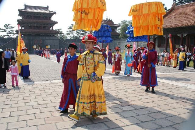 康熙皇帝,千古一帝,得到了很多人的尊敬