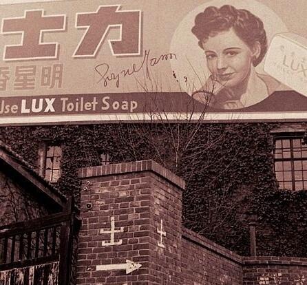 看上海街头的广告,图2是电影宣传广告,图7是户外宣传广告