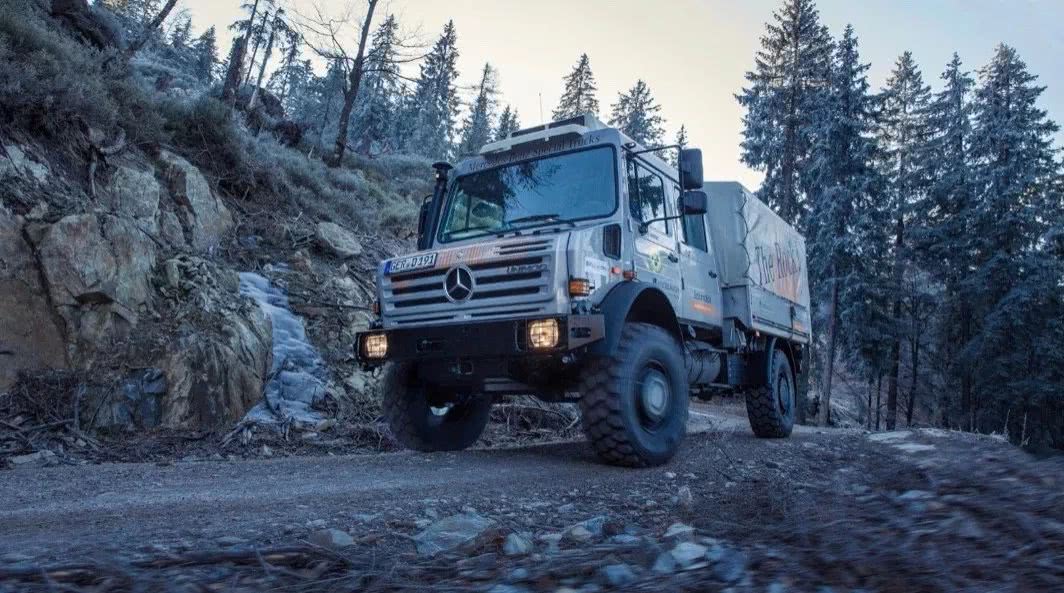 末日战车 - 奔驰乌尼莫克(译)