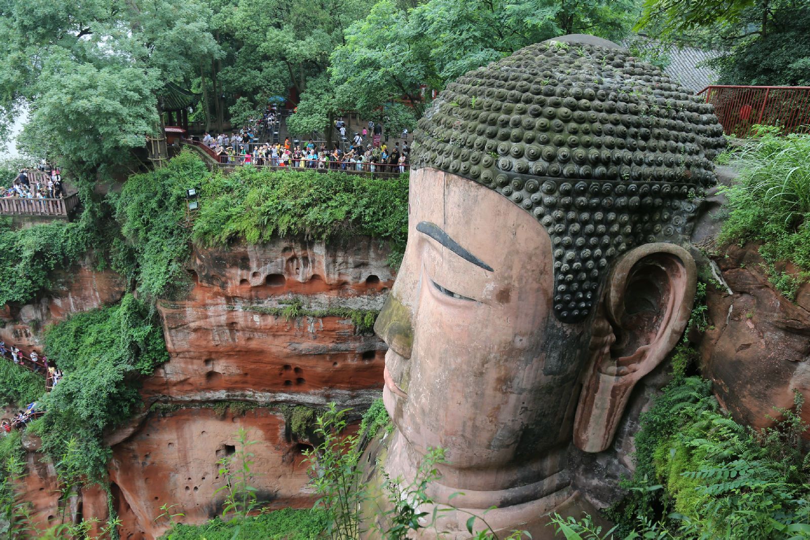 除了天水麥積山石窟,千歲支笏湖以外,這些景色迷人的旅遊休閒場所你聽